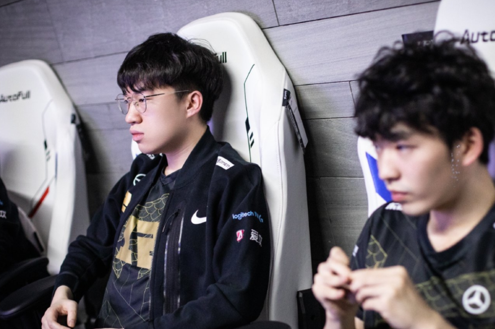 九游体育-德罗巴关键节点连败，FPX带队取胜！的简单介绍